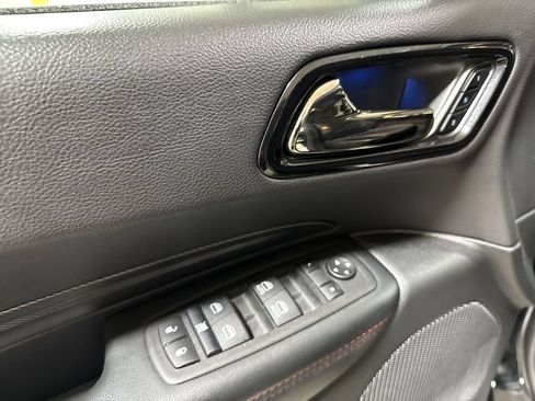 Used 2025 Dodge Durango GT AWD/4WD image 23