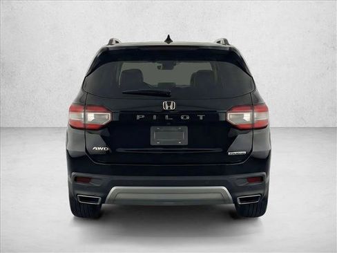 Used 2024 Honda Pilot Touring image 6