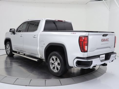 Used 2020 GMC Sierra 1500 SLE w/ SLE Value Package image 3