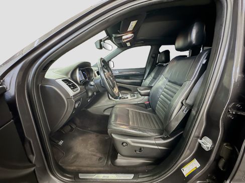 Used 2018 Jeep Grand Cherokee Limited AWD/4WD image 13