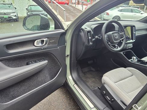 Certified 2023 Volvo C40 P8 Recharge Ultimate image 20