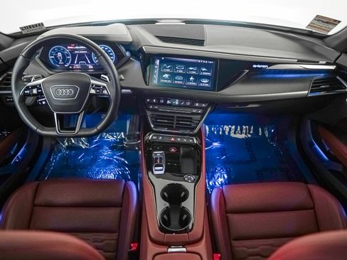 Used 2022 Audi e-tron GT Prestige w/ Prestige Package image 11