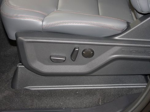 New 2025 Ford Expedition Max Active image 25