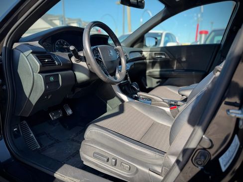 Used 2017 Honda Accord Sport image 6