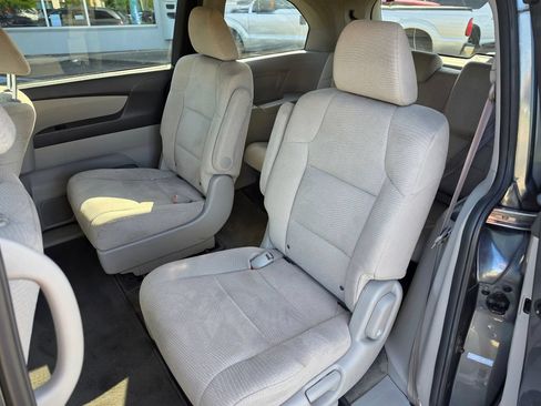 Used 2011 Honda Odyssey LX image 18