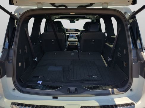 Certified 2026 INFINITI QX80 4WD w/ Sport Exterior Package image 26