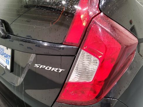 Used 2018 Honda Fit Sport image 11