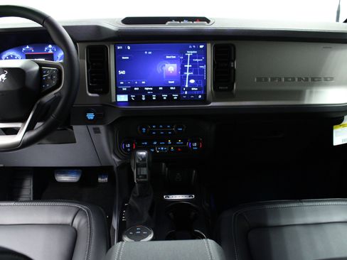 New 2026 Ford Bronco Outer Banks AWD/4WD image 18