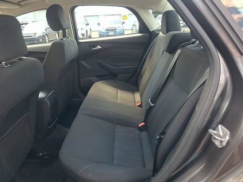 Used 2017 Ford Focus SE FWD image 10