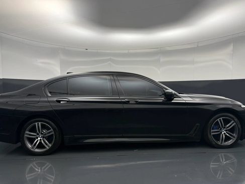 Used 2019 BMW 750i xDrive w/ Executive Package AWD/4WD image 8