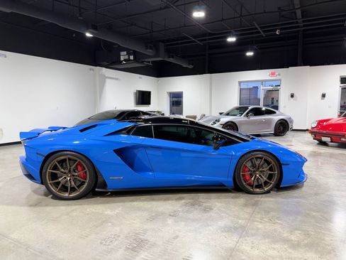 Used 2018 Lamborghini Aventador S AWD/4WD image 73