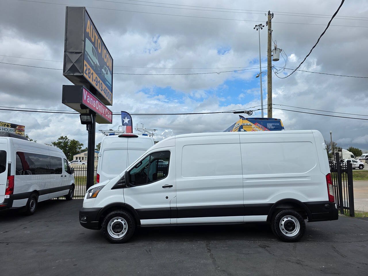 Used 2020 Ford Transit 250 Medium Roof RWD image 4