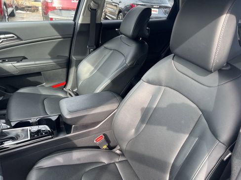 Certified 2024 Kia Sportage EX FWD image 5