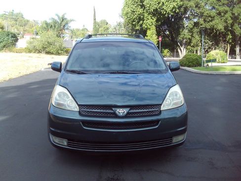 Used 2004 Toyota Sienna XLE image 5