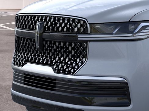 New 2026 Lincoln Navigator Reserve AWD/4WD image 17
