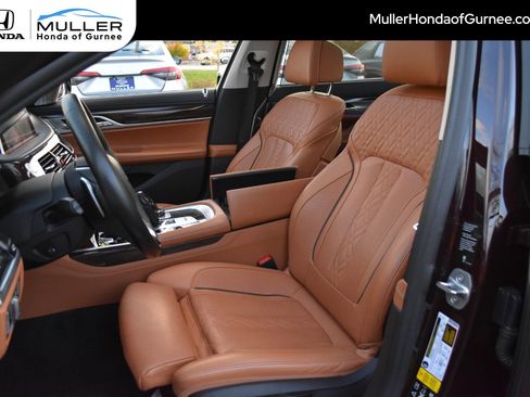 Used 2020 BMW 750i xDrive w/ Executive Package image 18