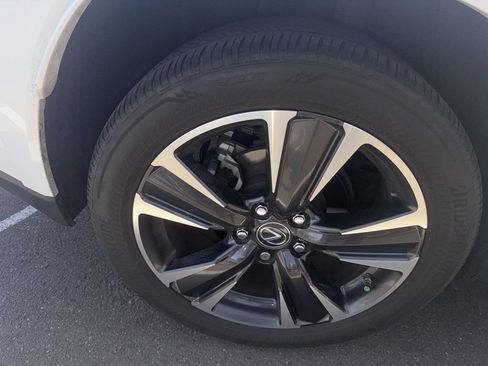 Used 2024 Lexus UX 250h 250h Premium image 9