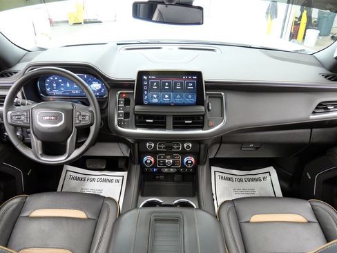 Used 2024 GMC Yukon XL AT4 w/ AT4 Premium Plus Package AWD/4WD image 22