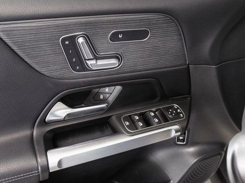 Certified 2023 Mercedes-Benz GLB 250 4MATIC image 6