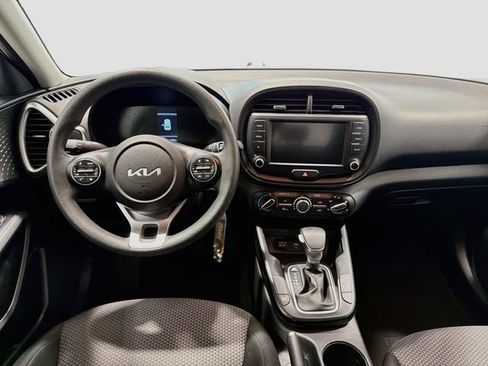 Used 2025 Kia Soul LX w/ LX Technology Package FWD image 20