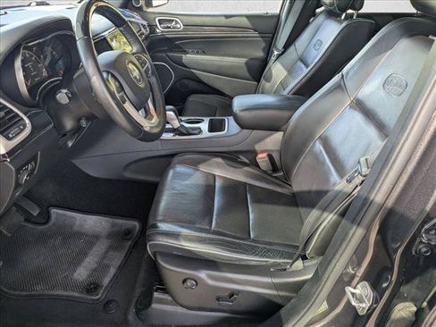 Used 2019 Jeep Grand Cherokee Overland w/ Interior Metal Package RWD image 16