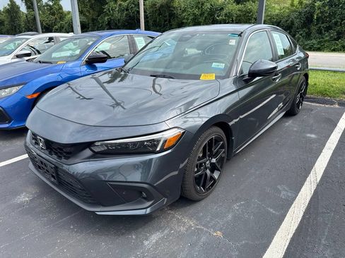 Used 2024 Honda Civic Sport Touring image 3