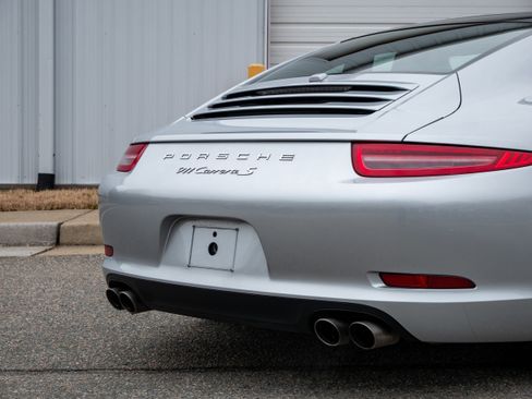 Used 2015 Porsche 911 Carrera S image 17