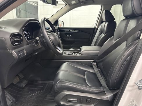 Used 2025 Honda Pilot Touring image 19