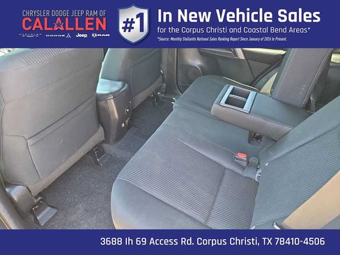 Used 2018 Toyota RAV4 LE FWD image 20