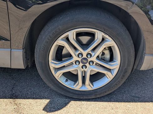 Used 2016 Ford Edge Titanium image 10