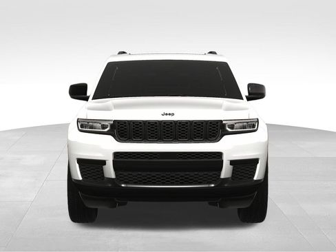 New 2025 Jeep Grand Cherokee L Altitude image 10