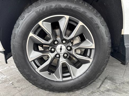 Used 2024 Chevrolet Silverado 1500 RST AWD/4WD image 9