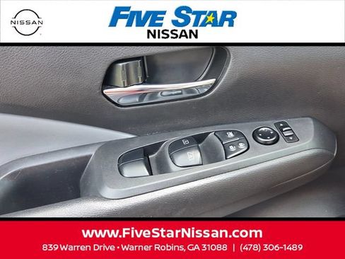 Used 2023 Nissan Kicks SR w/ SR Premium Package FWD image 28