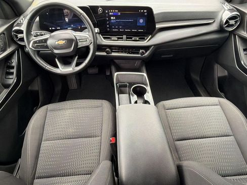 Used 2025 Chevrolet Equinox LT AWD/4WD image 16