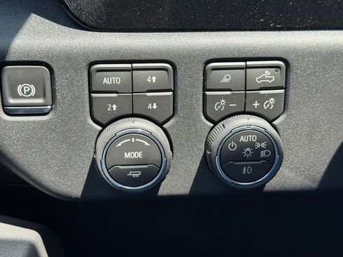 New 2026 Chevrolet Silverado 2500 LT w/ All Star Edition AWD/4WD image 21