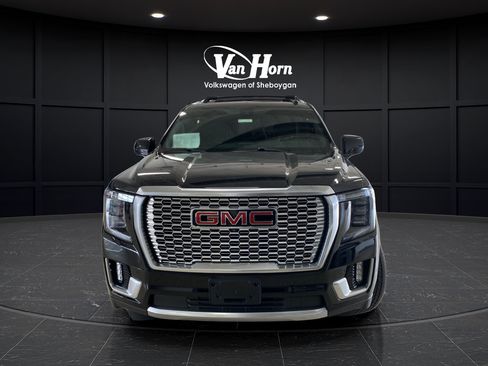 Used 2021 GMC Yukon XL Denali w/ Denali Premium Package AWD/4WD image 2