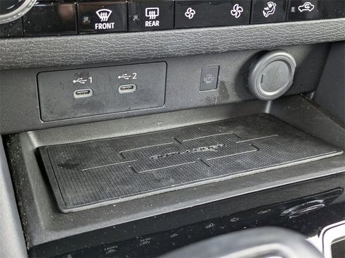 Used 2025 Mitsubishi Outlander SE image 23