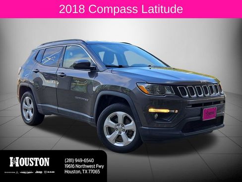 Used 2018 Jeep Compass Latitude w/ Popular Equipment Group AWD/4WD image 1