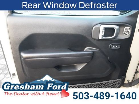 Used 2020 Jeep Gladiator Rubicon w/ Trailer Tow Package AWD/4WD image 12