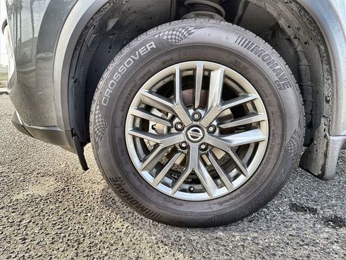 Used 2021 Nissan Rogue S image 17