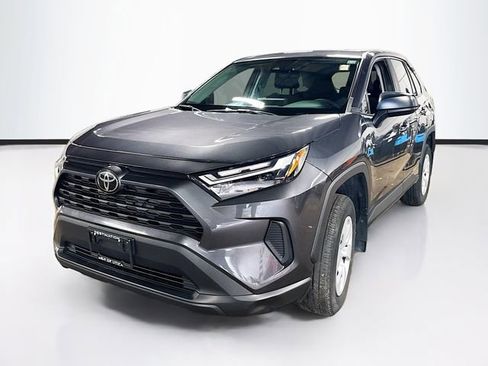 Used 2023 Toyota RAV4 LE AWD/4WD image 3