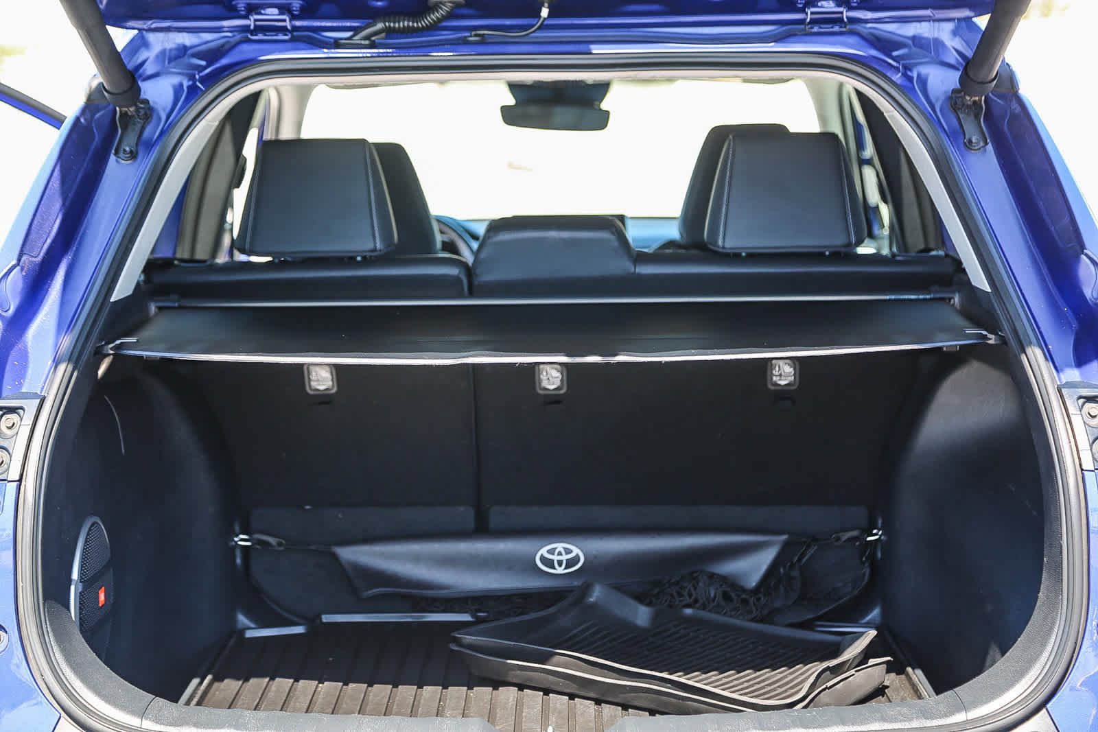 Used 2023 Toyota Corolla Cross XLE w/ Convenience Package FWD image 25