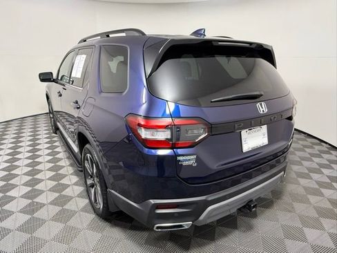 Used 2023 Honda Pilot Touring image 4