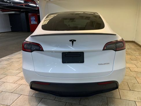 Used 2023 Tesla Model Y Performance AWD/4WD image 8