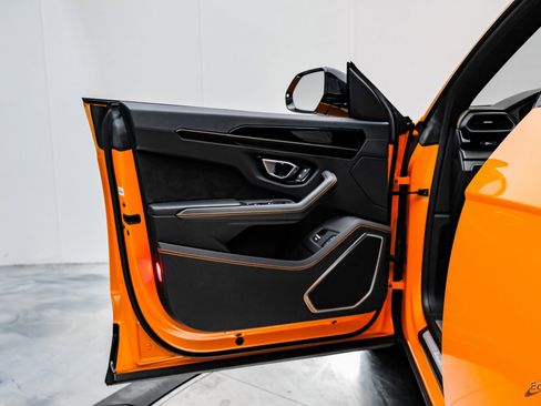 Used 2024 Lamborghini Urus S image 86