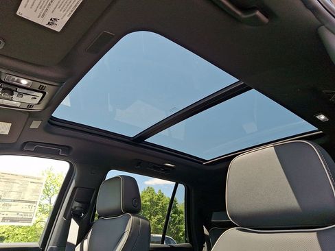 New 2026 Chevrolet Tahoe Premier w/ Sun And Tow Package AWD/4WD image 11