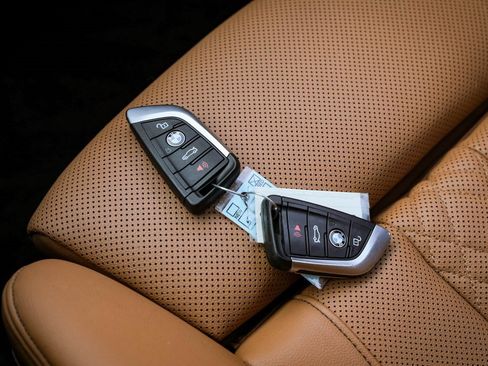 Used 2021 BMW 540i w/ Convenience Package image 8