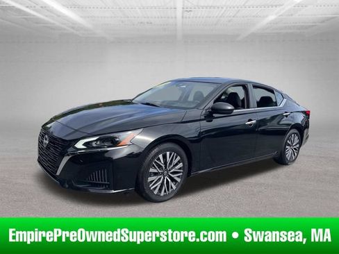 Used 2024 Nissan Altima 2.5 SV FWD image 1