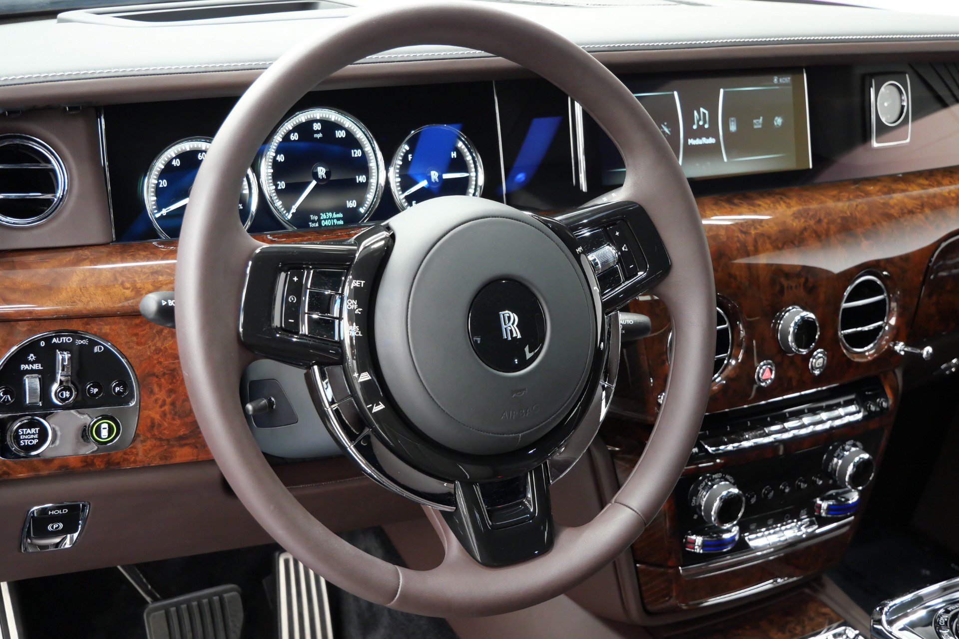 Used 2019 Rolls-Royce Phantom Sedan RWD image 15
