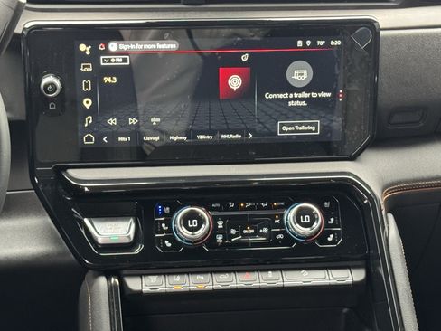 Used 2025 GMC Sierra 2500 AT4 AWD/4WD image 16